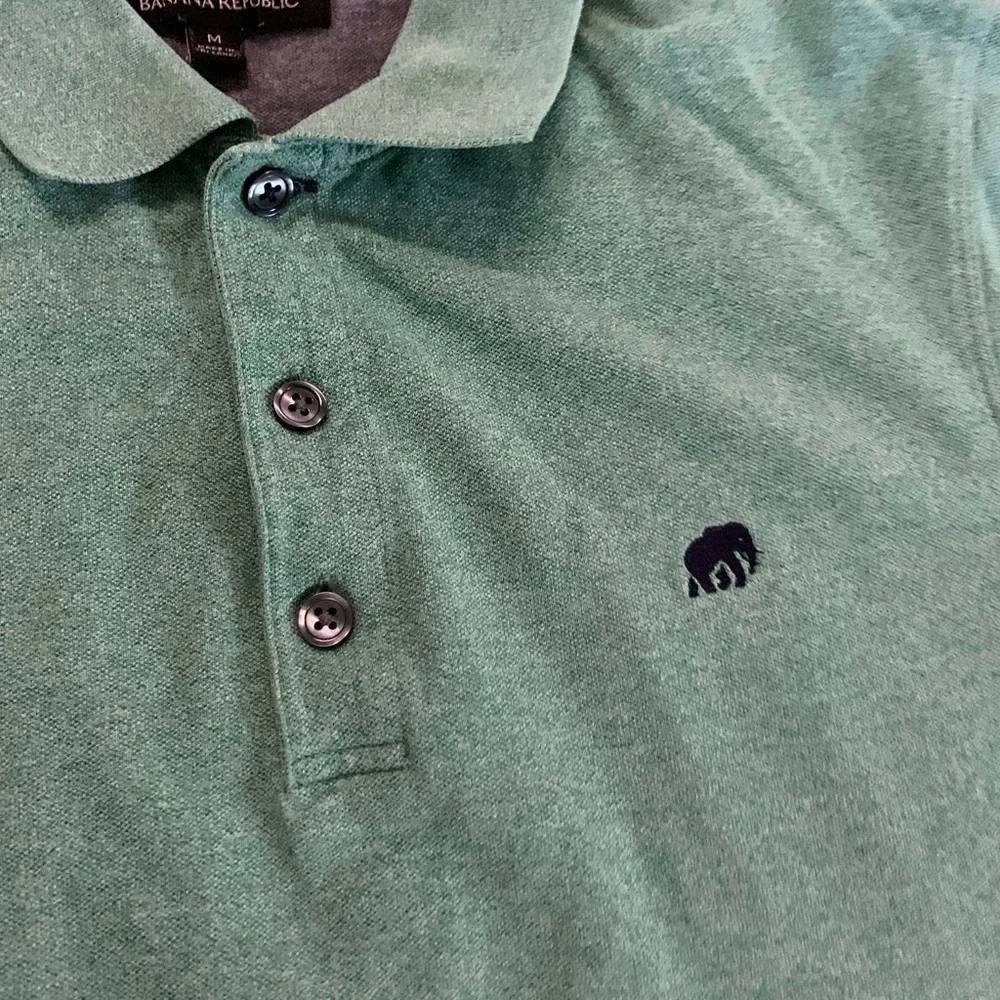 Banana Republic Men’s Green Collared Shirt Size Medium